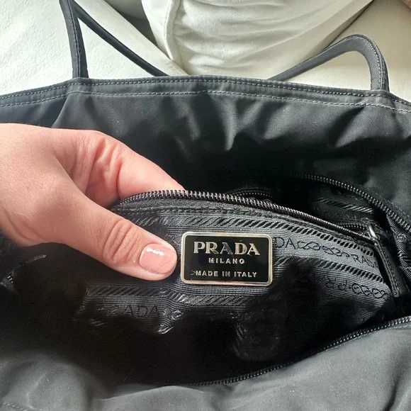 Vintage Prada nylon tote bag - Picture 4 of 6